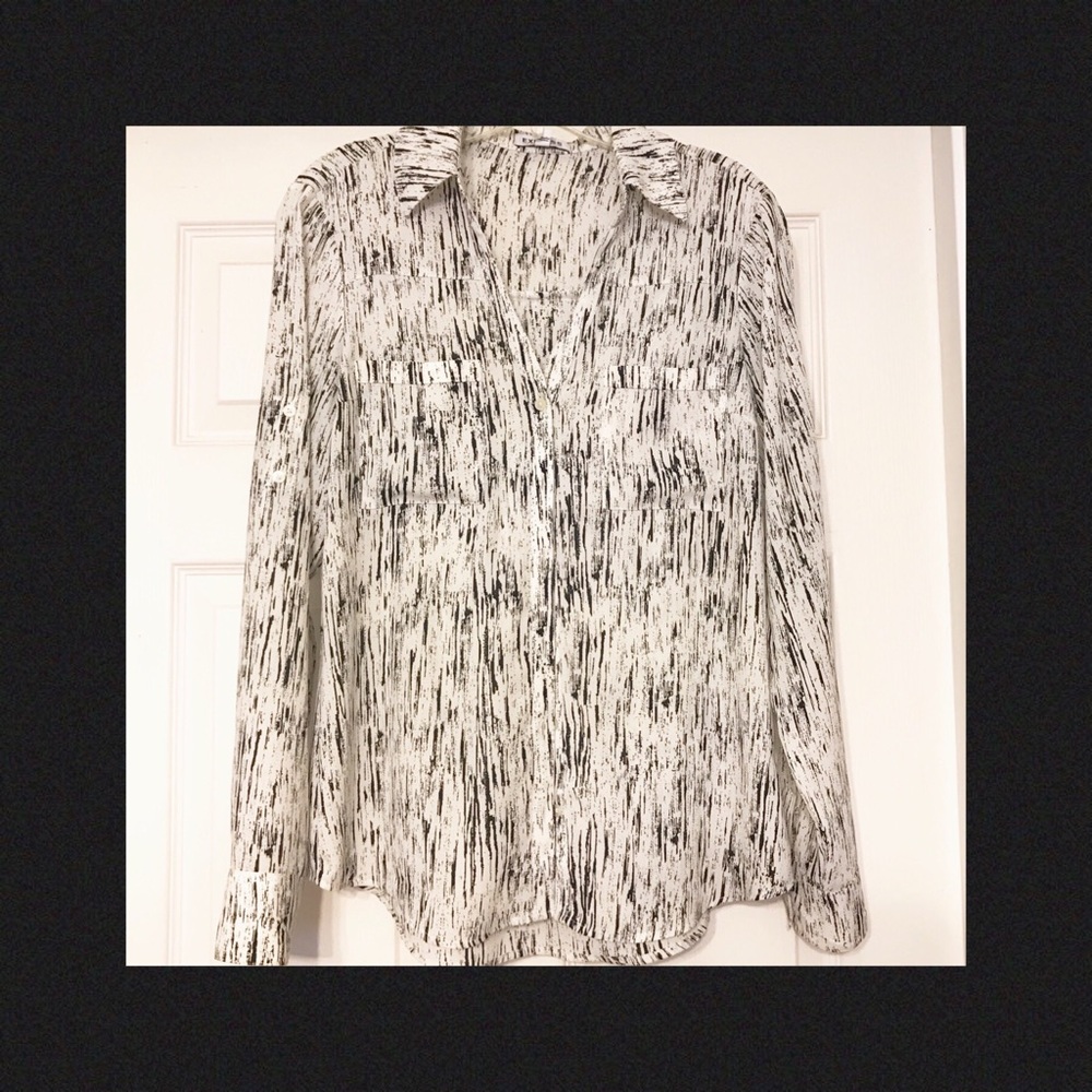 Express “Portofino Shirt” blouse
